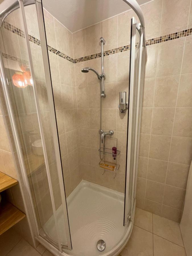 La Room: Seaside Apartment + Terrace + Parking Мантон Екстер'єр фото