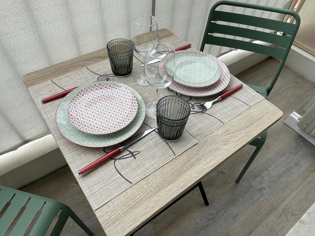 La Room: Seaside Apartment + Terrace + Parking Мантон Екстер'єр фото
