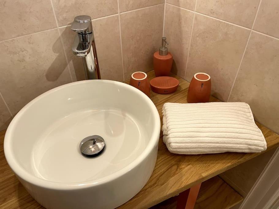 La Room: Seaside Apartment + Terrace + Parking Мантон Екстер'єр фото