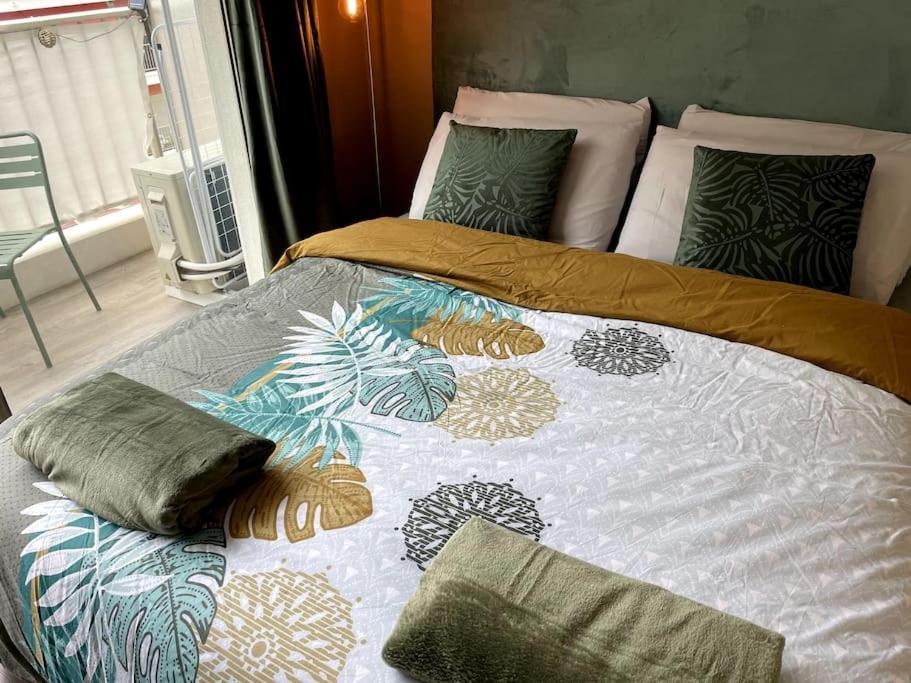 La Room: Seaside Apartment + Terrace + Parking Мантон Екстер'єр фото